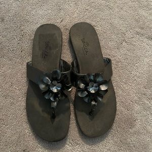 EUC Sbicca flower sandal size 8